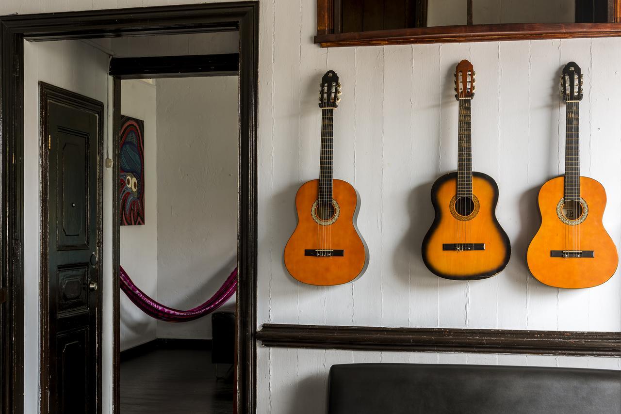 Luna'S Castle Hostel Panama City Exterior photo